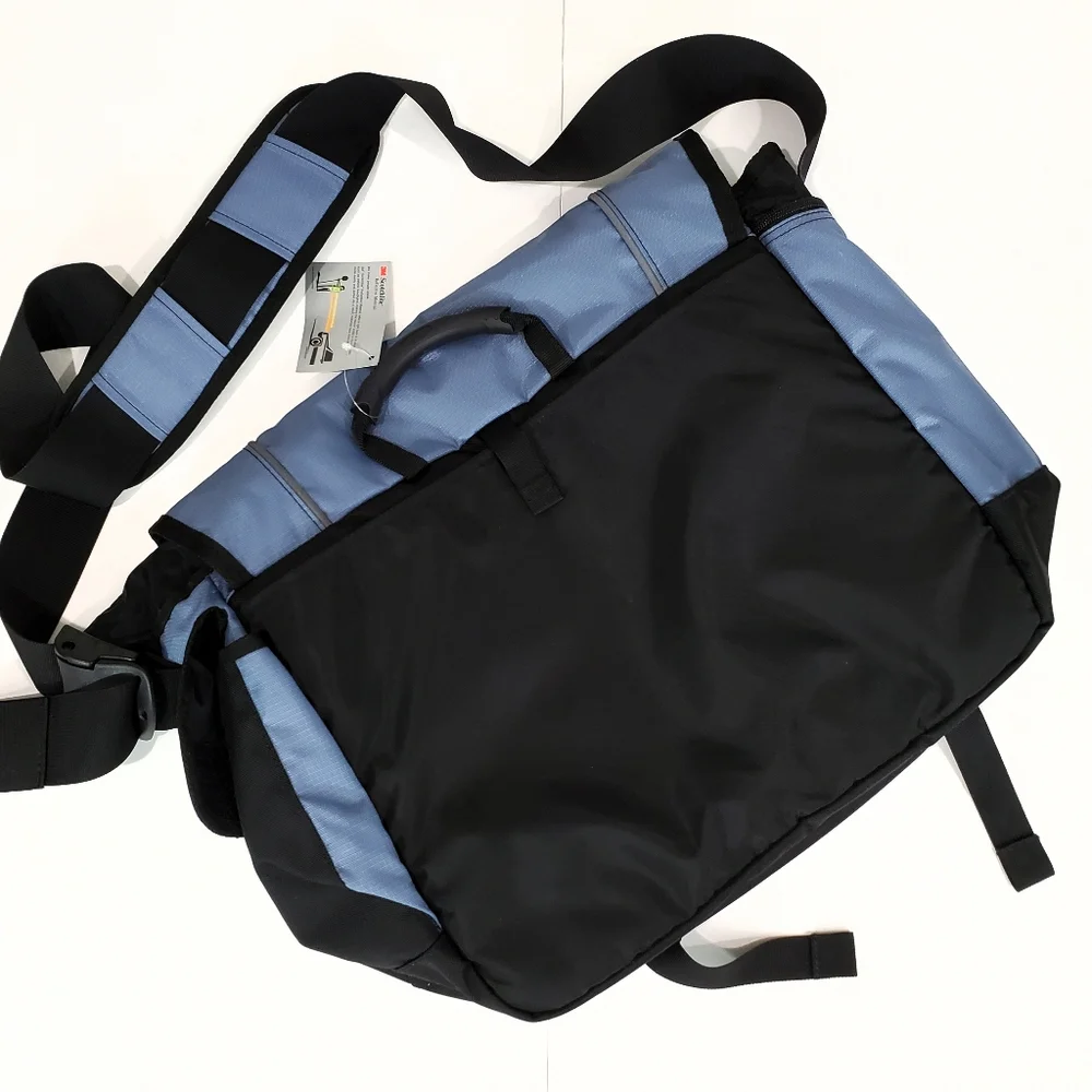 LL Bean Black Blue Nylon Messenger Computer Bag Flap Embroidered Univ. Of CT NWT